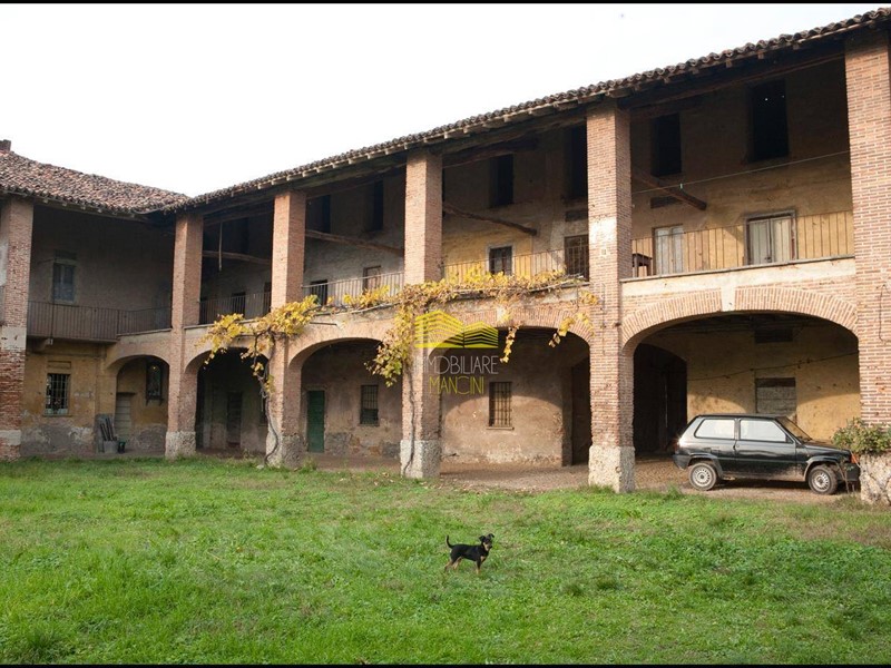 Rustico in Vendita a Inzago, 1560 m²