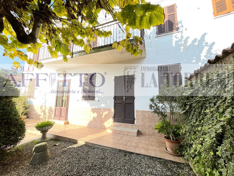 Casa Indipendente in Vendita a Pietra Marazzi, 107'000€, 250 m²