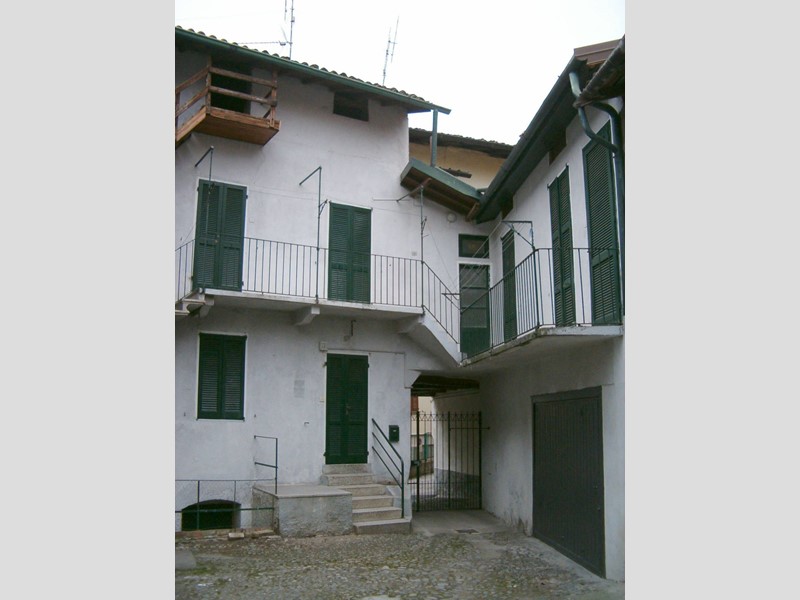 Casa Indipendente in Vendita a Lecco, 114'000€, 275 m²