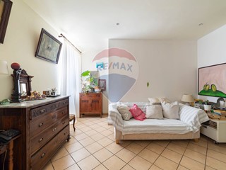 Casa Indipendente in Affitto a Jesi, 800€, 128 m²