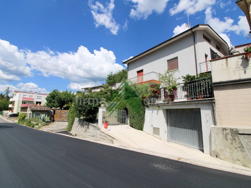 Appartamento in Vendita a Teramo, 140'000&euro;, 160 m²