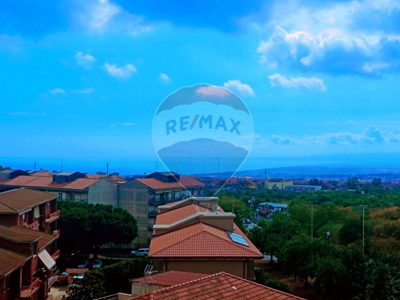 Appartamento in Vendita a Catania, 117'000&euro;, 141 m²