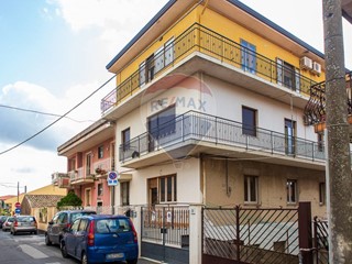 Appartamento in Vendita a Trecastagni, 125'000€, 115 m²