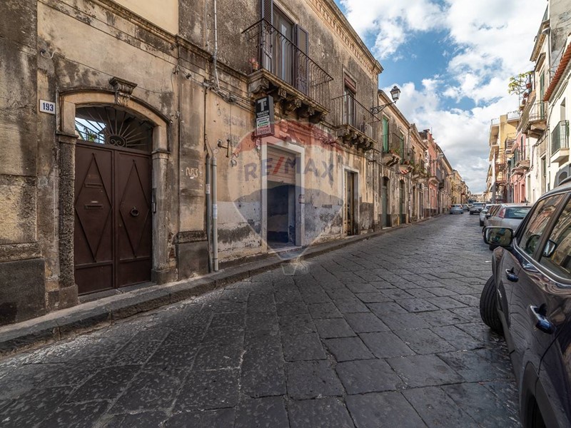 Negozio in Vendita a Acireale, 35'000€, 20 m²
