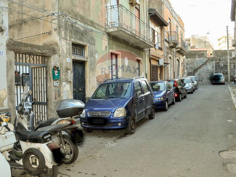 Casa Indipendente in Vendita a Catania, 60'000&euro;, 77 m²