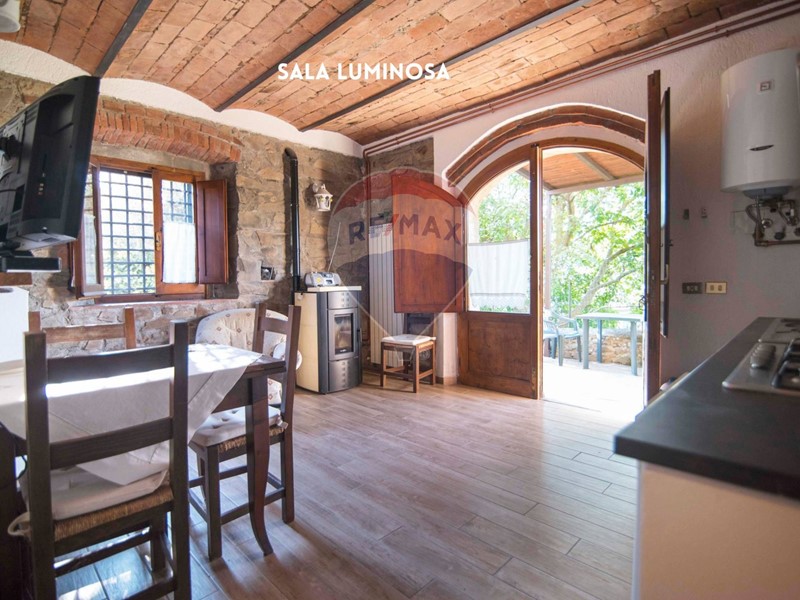 Casa Indipendente in Vendita a Castiglione della Pescaia, 160'000€, 115 m²