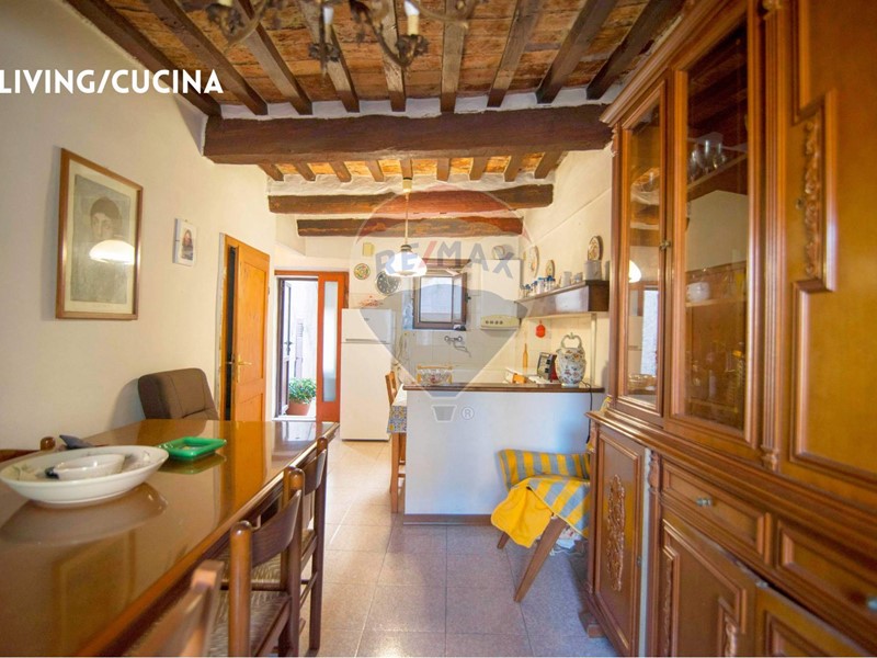 Casa Indipendente in Vendita a Roccastrada, 55'000€, 79 m²