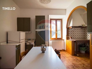 Appartamento in Vendita a Roccastrada, 60'000€, 87 m²