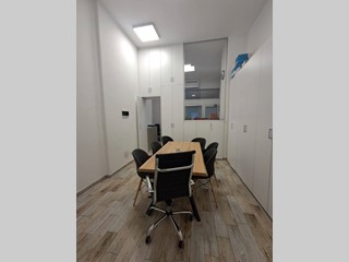 Immobile commerciale in Vendita a Brugherio, 65'000€, 40 m²