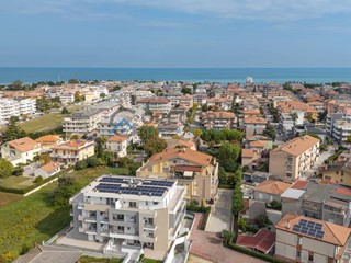 Appartamento in Vendita a Martinsicuro, 198'000€, 108 m², con Box