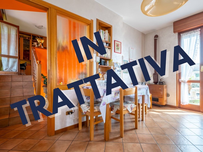 Appartamento in Vendita a Suisio, 154'000€, 122 m²