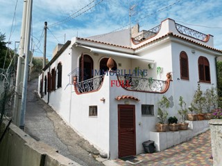 Casa Indipendente in Vendita a Messina, 200'000€, 114 m²
