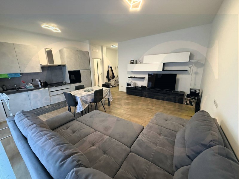 Bilocale in Vendita a Rho, 230'000€, 71 m²