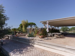 Immobile commerciale in Vendita a Cerveteri, 1'350'000€, 1120 m²