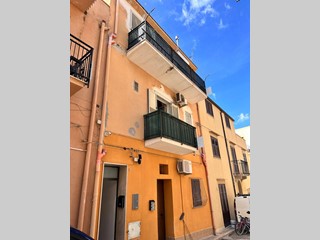 Casa Semi Indipendente in Vendita a Castellammare del Golfo, 110'000€, 85 m²