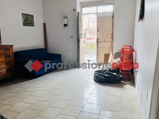 Bilocale in Vendita a Catania, 37'000&euro;, 72 m²