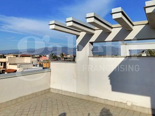 Villetta a schiera in Vendita a Scafati, 500'000€, 156 m², arredato