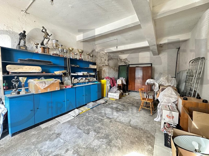 Magazzino in Vendita a Patti, 17'000€, 35 m²