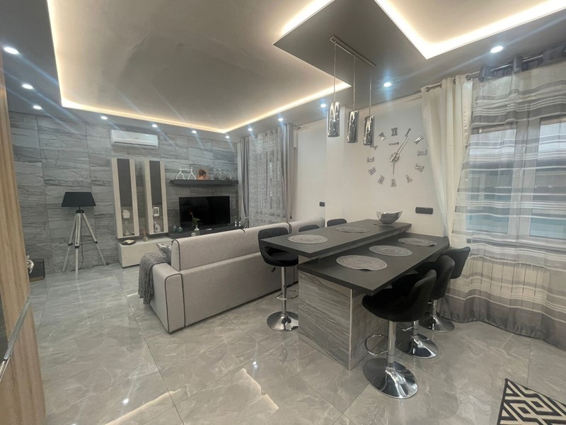 Quadrilocale in Vendita a Sanremo, 350'000€, 80 m², arredato