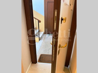 Ufficio in Vendita a Brescia, 185'000€, 110 m², arredato