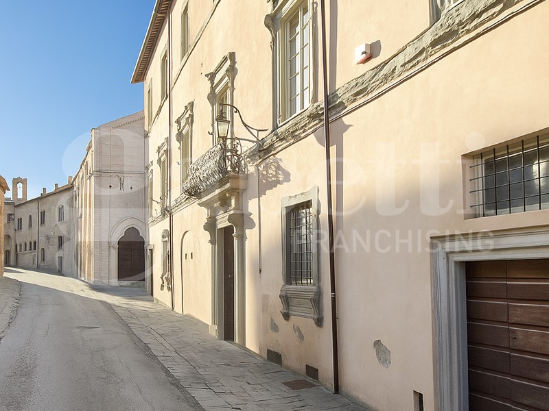 Bilocale in Affitto a Gubbio, 500€, 52 m², arredato