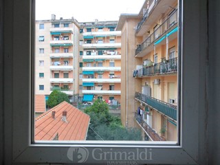 Quadrilocale in Vendita a Genova, 73'000€, 84 m²