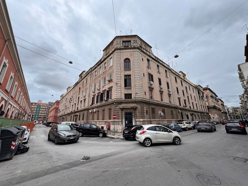 Bilocale in Vendita a Bari, 80'000€, 47 m², arredato