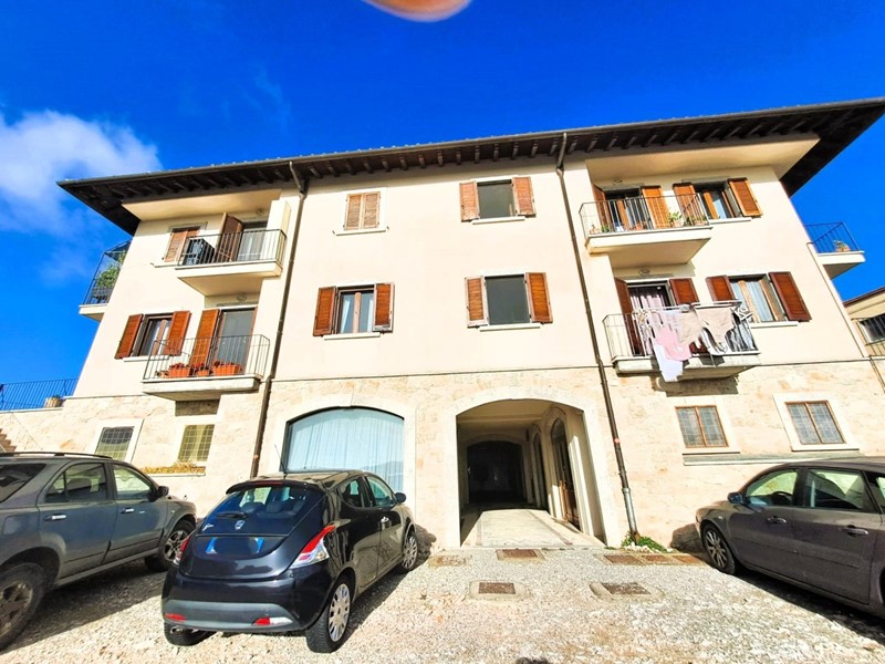 Quadrilocale in Vendita a Lugnano in Teverina, 116'000€, 93 m², con Box