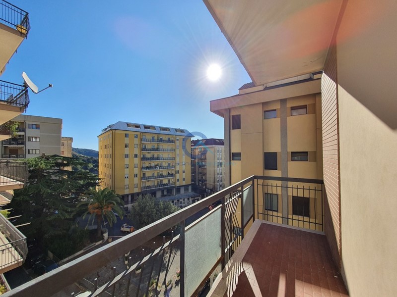 Quadrilocale in Vendita a Catanzaro, zona Pontepiccolo, 210'000€, 146 m²
