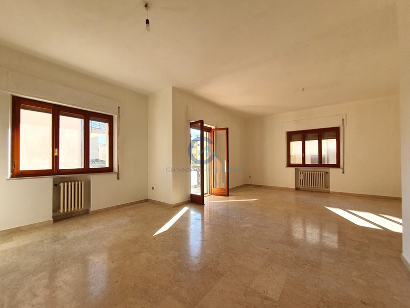 Quadrilocale in Vendita a Catanzaro, zona Pontepiccolo, 189'000&euro;, 146 m²