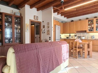 Appartamento in Vendita a Brescia, 319'000€, 166 m², con Box