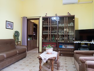 Casa Indipendente in Vendita a Uta, 125'000€, 140 m²