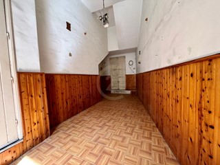 Quadrilocale in Vendita a Misterbianco, zona Centro, 75'000€, 111 m²