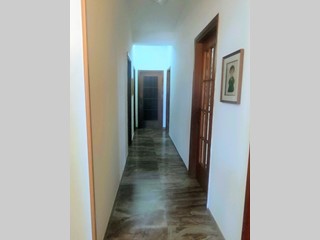 Quadrilocale in Vendita a Reggio Calabria, 75'000€, 160 m²