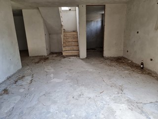 Casa Indipendente in Vendita a Massarosa, 260'000€, 200 m²