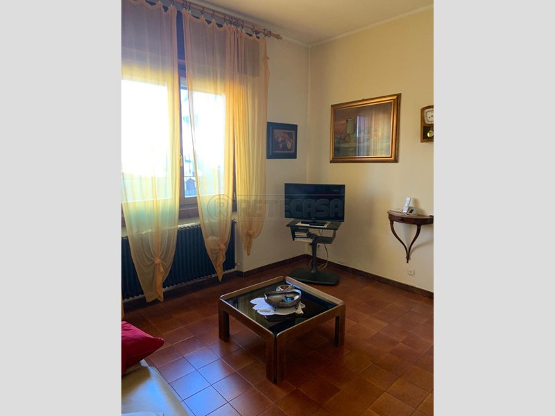 Casa Indipendente in Vendita a Curno, zona CURNO, 449'000€, 270 m², arredato, con Box