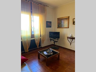 Casa Indipendente in Vendita a Curno, zona CURNO, 449'000€, 270 m², arredato, con Box