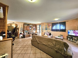 Casa Semi Indipendente in Vendita a Massa, 475'000&euro;, 200 m²