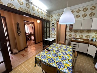 Appartamento in Vendita a Modica, zona MODICA BASSA, 103'000€, 130 m², con Box