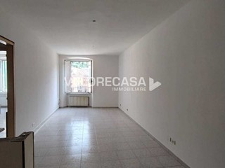 Bilocale in Vendita a Carrara, 99'000€, 65 m²