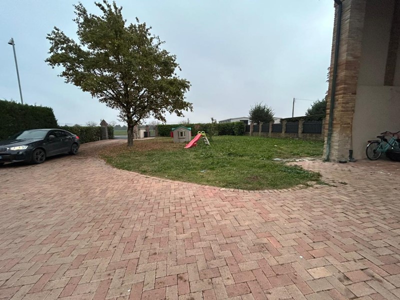 Casa Semi Indipendente in Vendita a Parma, 590'000€, 315 m²