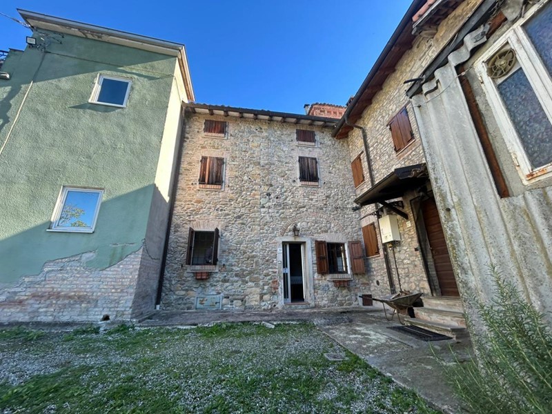 Casa Semi Indipendente in Vendita a Medesano, 60'000&euro;, 59 m²