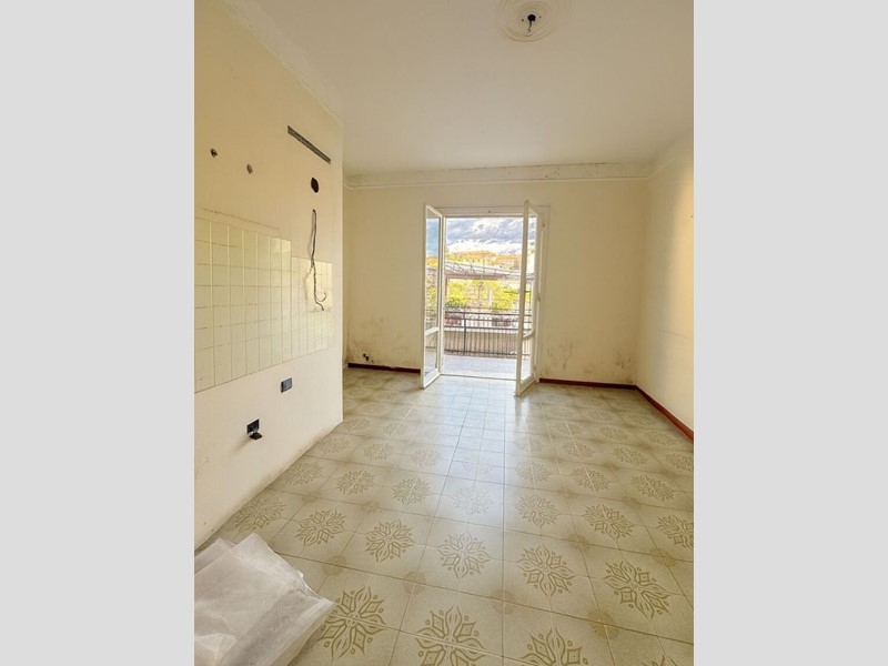 Quadrilocale in Vendita a Imperia, zona Porto Maurizio, 170'000&euro;, 95 m²