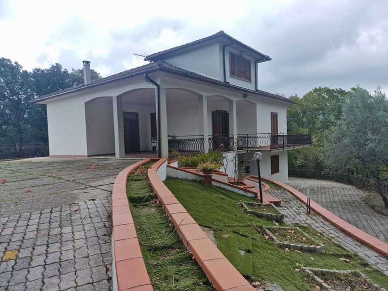 Casa Indipendente in Vendita a Configni, zona LÃ¹gnola, 190'000&euro;, 172 m², con Box