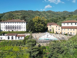 Casale in Vendita a Capannori, zona Nord, 400'000€, 96 m²