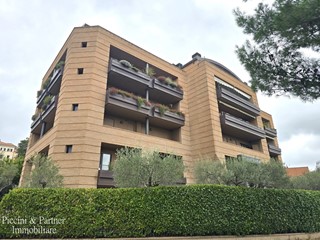 Quadrilocale in Vendita a Perugia, zona San Marco, 190'000€, 116 m², con Box