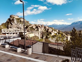 Casa Semi Indipendente in Vendita a Pescosansonesco, 20'000€, 98 m²