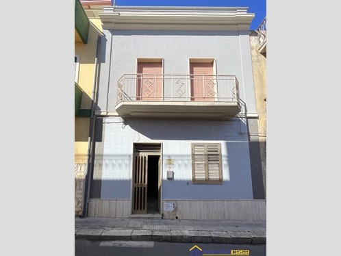 Casa Indipendente in Vendita a Pachino, 135'000€, 229 m²