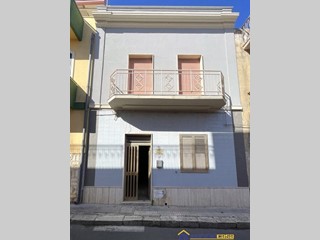 Casa Indipendente in Vendita a Pachino, 135'000€, 229 m²