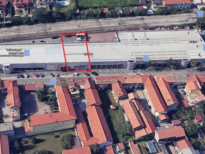 Capannone in Vendita a Parabiago, 399'000€, 510 m²